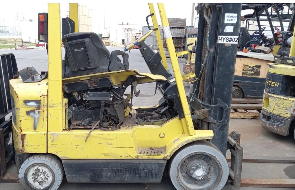 HYSTER S40XM 02 LPG FORKLIFT - 3800 LB CAPACITY, 189" MAX HEIGHT, 80K MILEAGE - SIT-DOWN FORKLIFTS