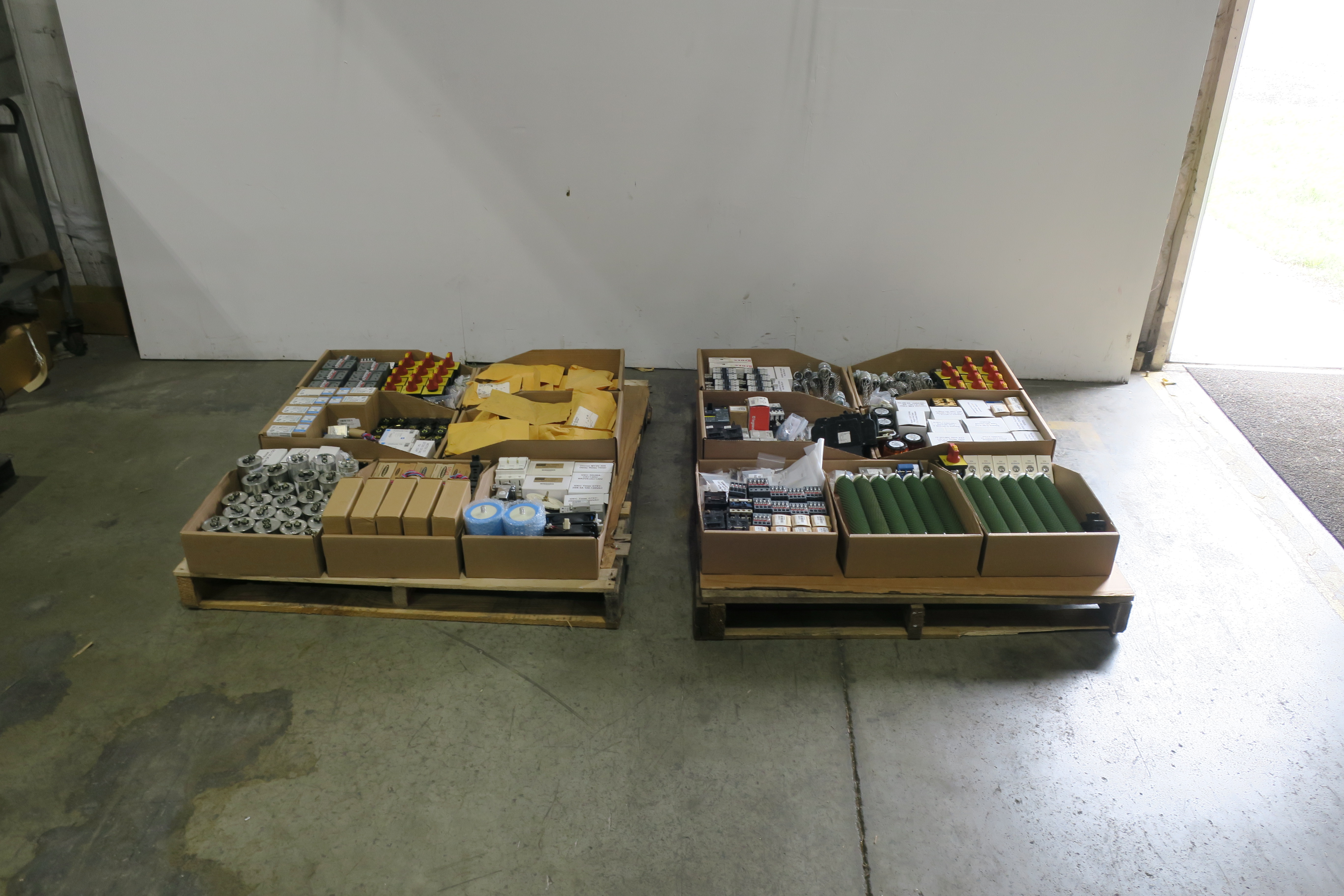 SKU 1784355 - 2 PALLETS OF ASSORTED ELECTRICAL COMPONENTS - ELECTRICAL COMPONENTS