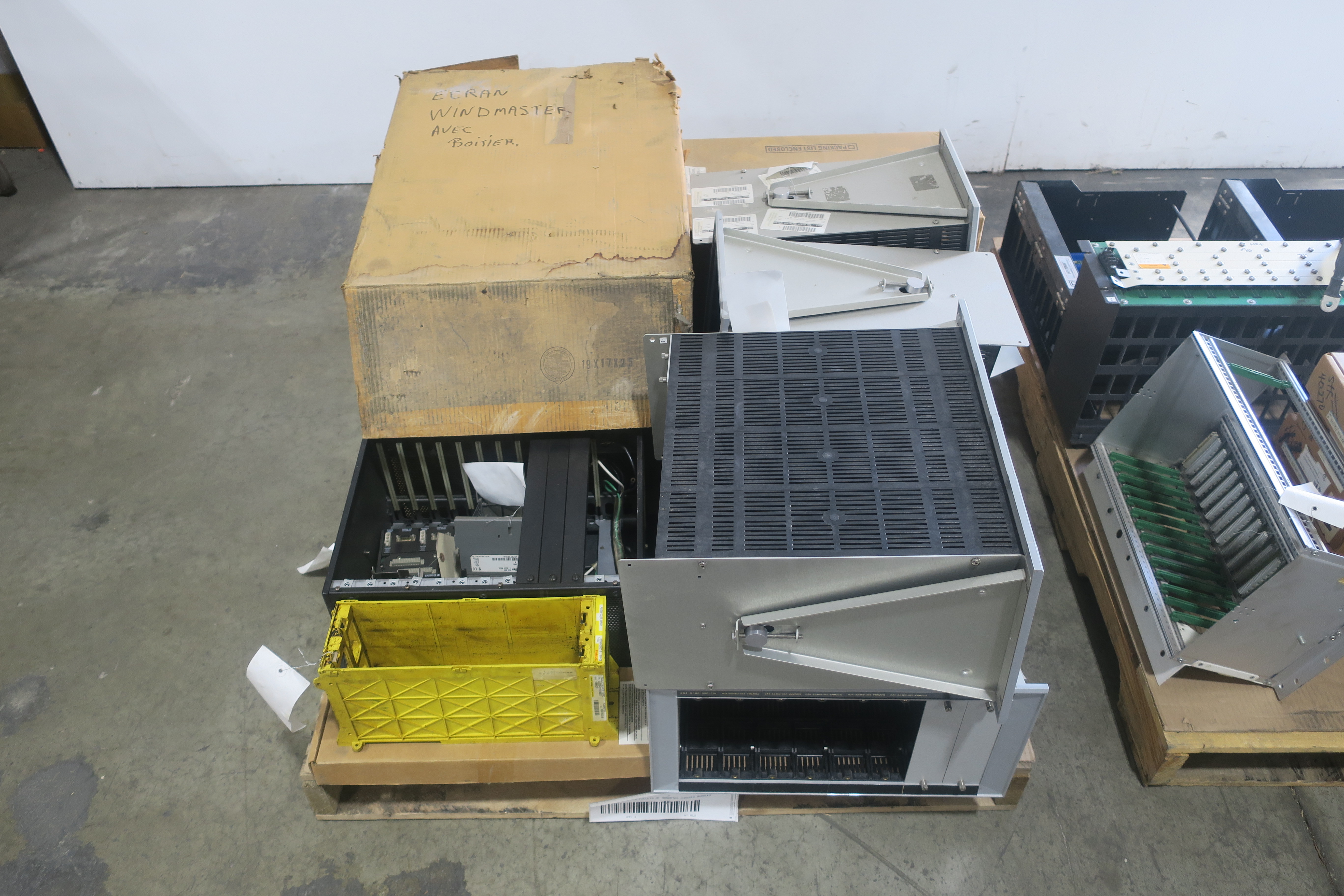 SKU 1785218 - 2 PALLETS OF ASSORTED CHASSIS MODULES - AUTOMATION & CONTROLS