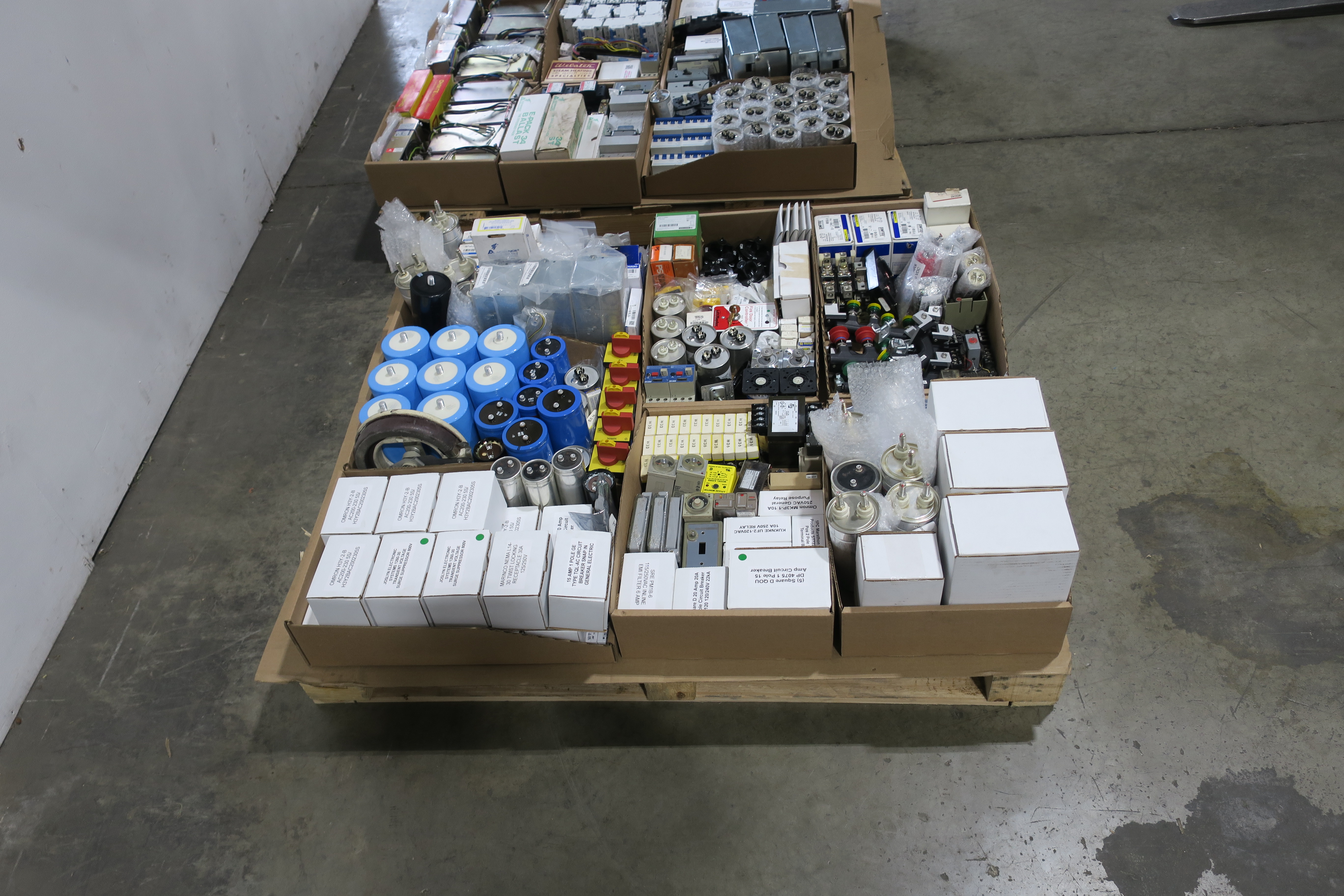 SKU 1784097 - 2 PALLETS OF ASSORTED ELECTRICAL COMPONENTS - ELECTRICAL COMPONENTS