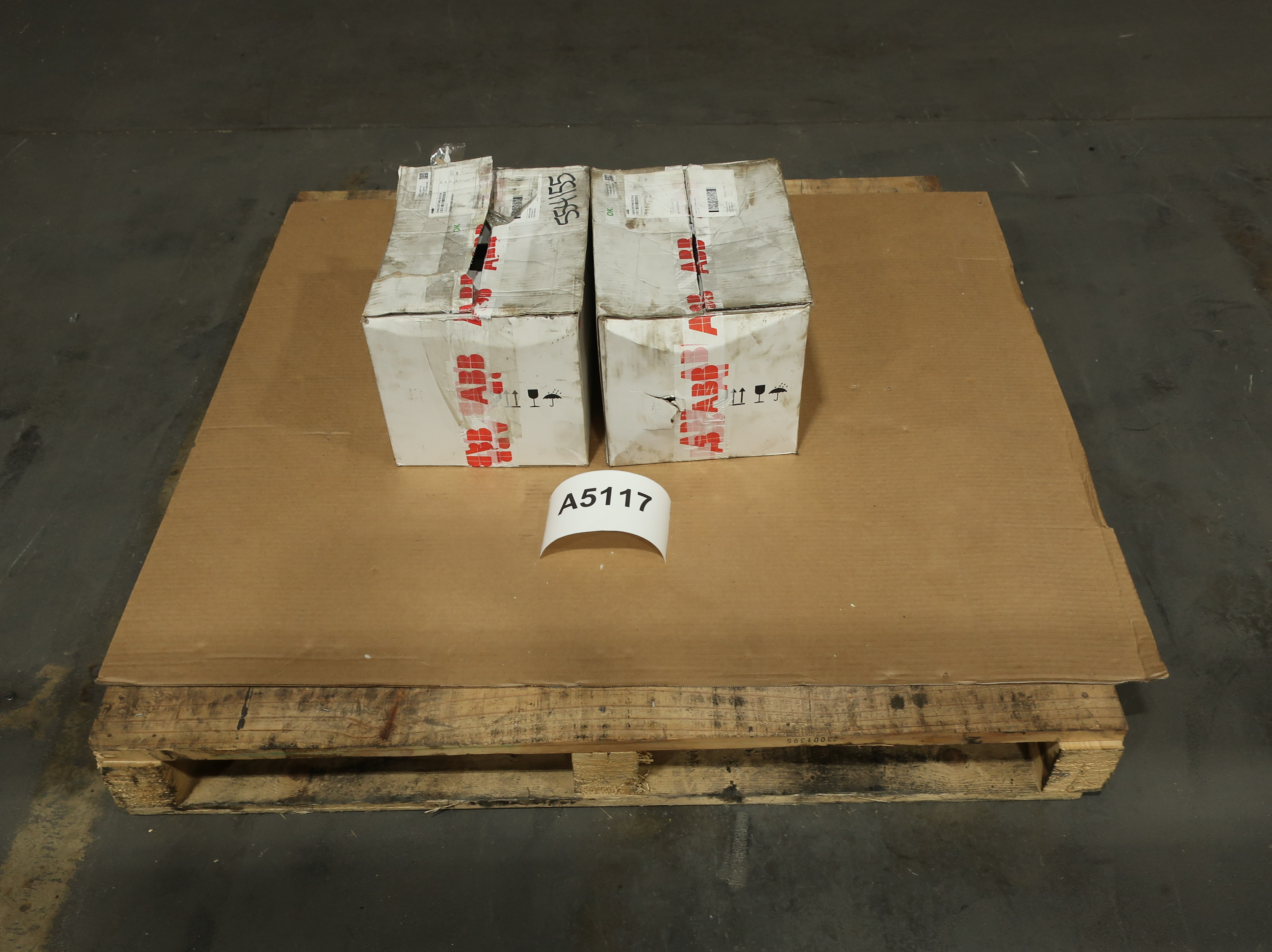 LOT OF 2 ABB SERVO MOTORS - SERVO MOTORS