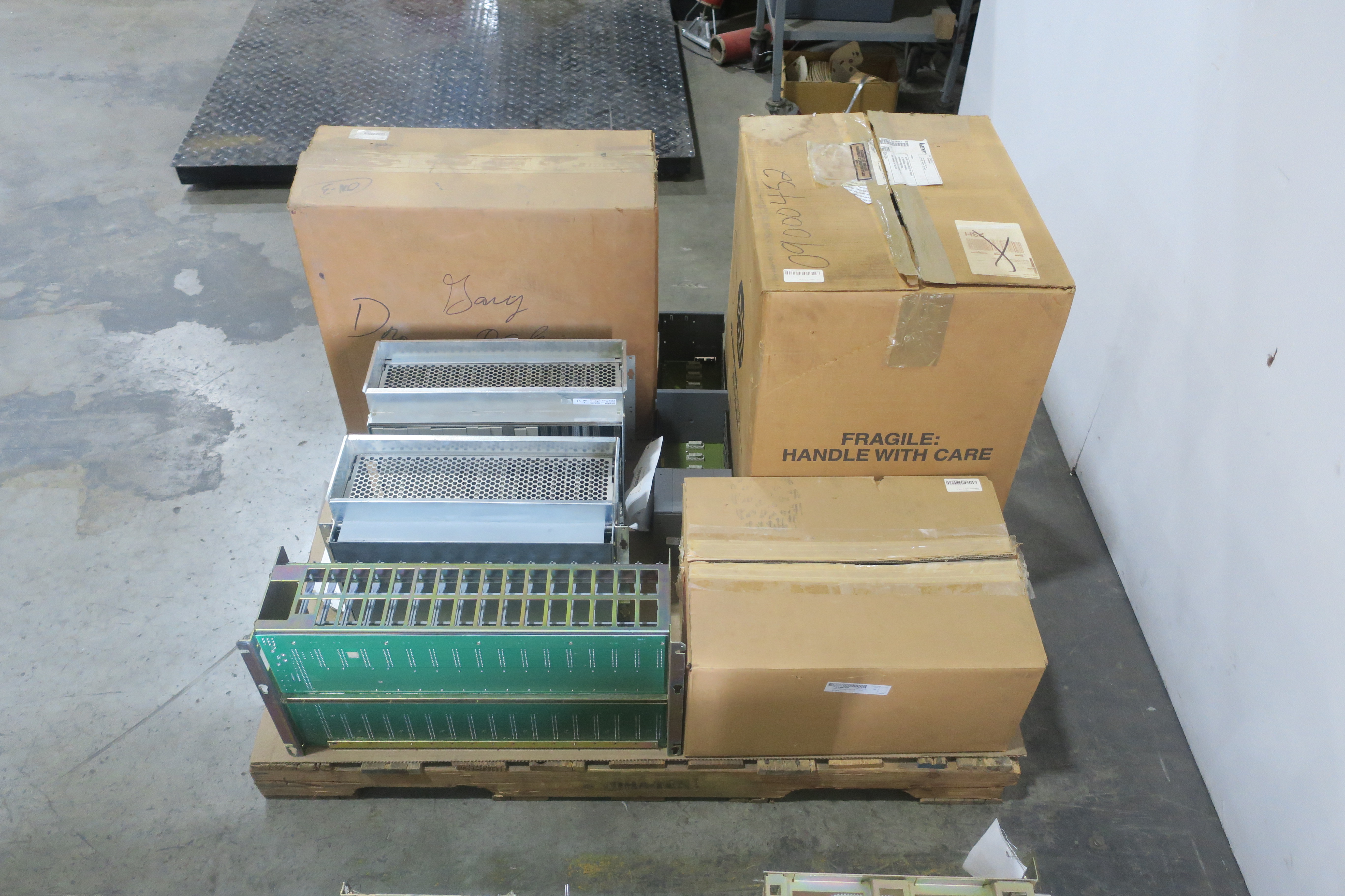 SKU 1785002 - 2 PALLETS OF ASSORTED CHASSIS MODULES - AUTOMATION & CONTROLS