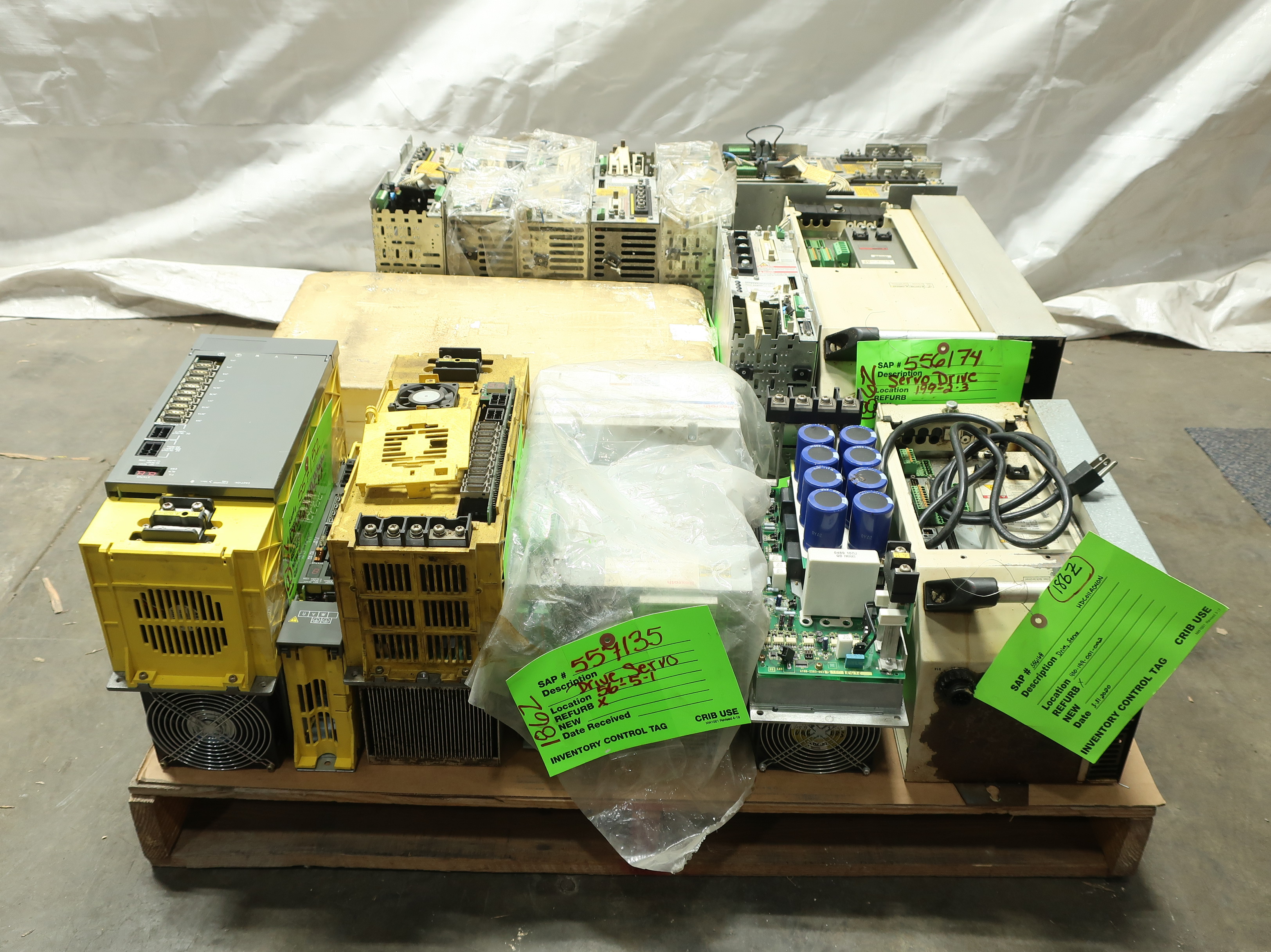 PALLET OF ASSORTED SERVO DRIVES - SERVO DRIVES