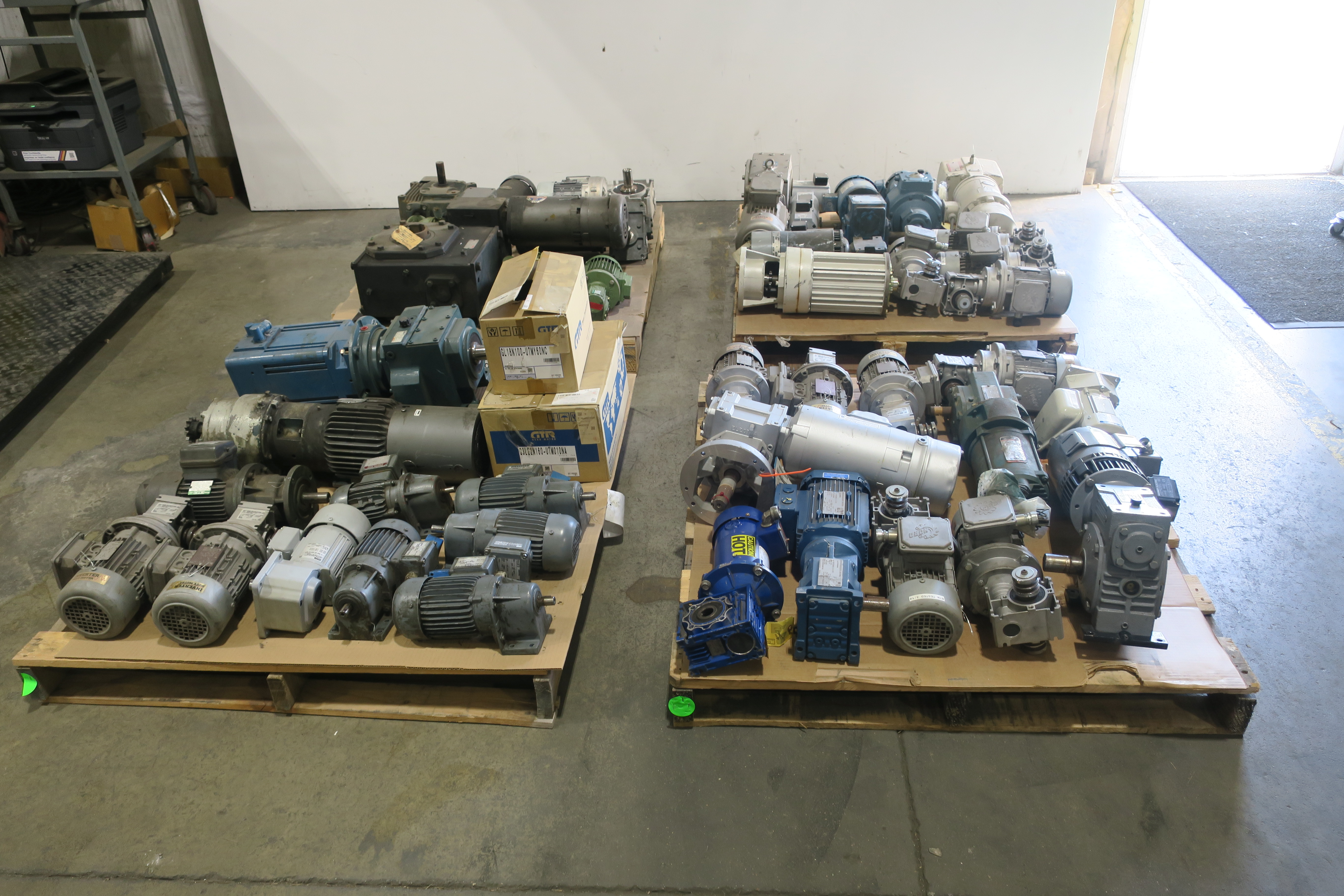 SKU 1786628 - 4 PALLETS OF ASSORTED GEARMOTORS - GEARMOTOR