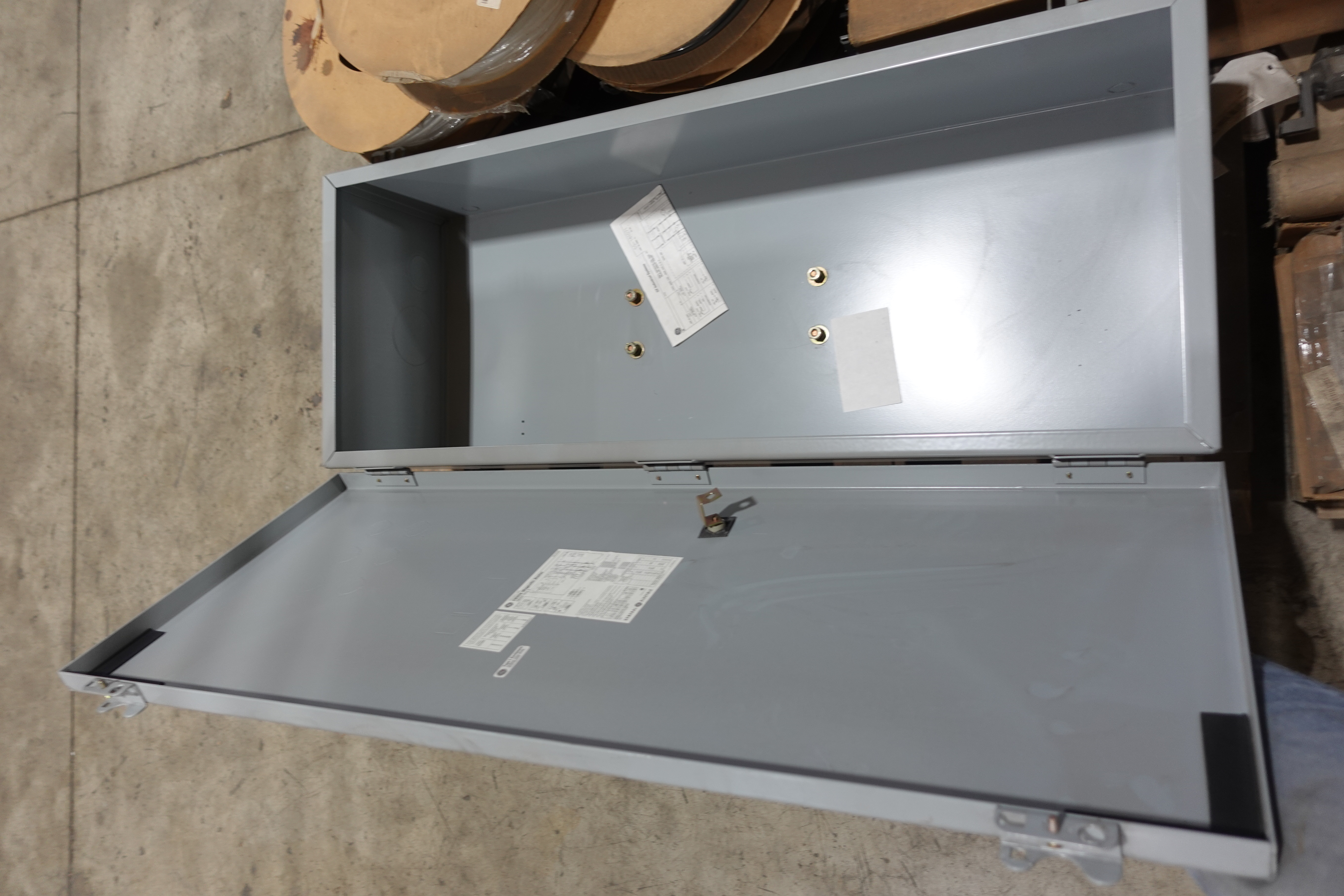 SKU 1779669 - 6 PALLETS OF ASSORTED ELECTRICAL - ELECTRICAL COMPONENTS