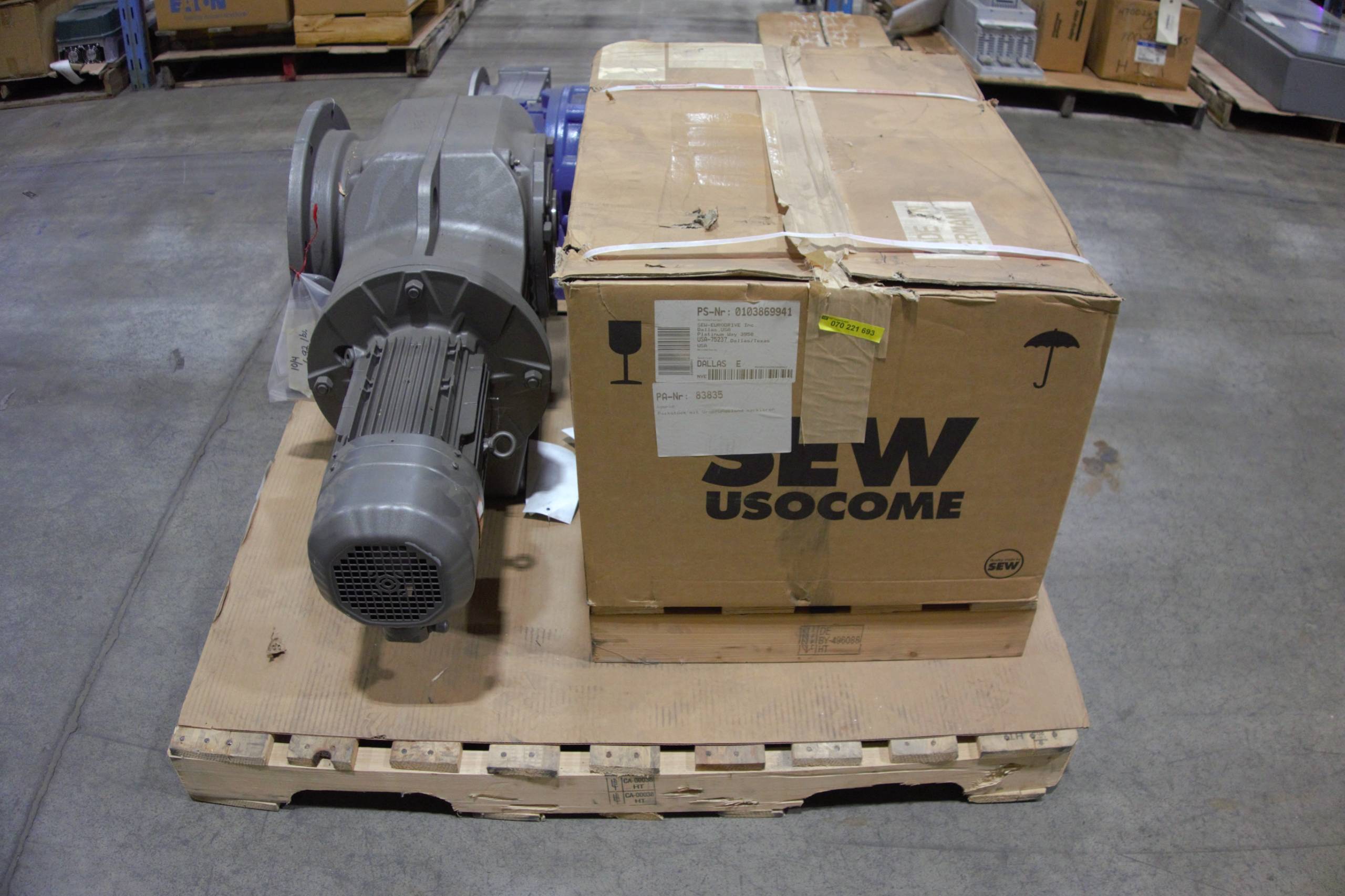 SKU 1786857 - 2 PALLETS OF ASSORTED SEW-EURODRIVE GEARMOTORS - GEARMOTOR