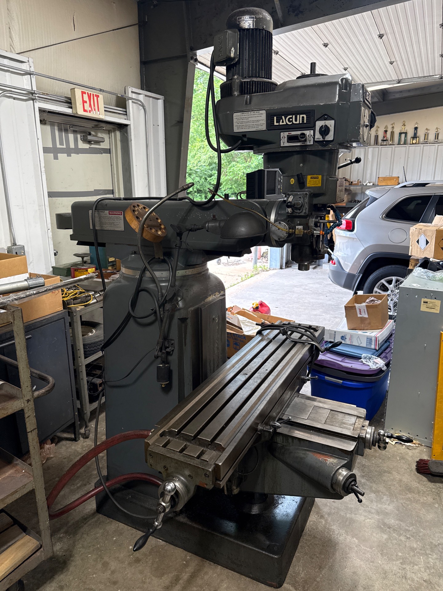 LAGUN FTV-2SE Vertical Milling Machine, 3 HP, R8 Spindle, 4250 RPM, 54x11 in Table - VERTICAL MILLING MACHINES