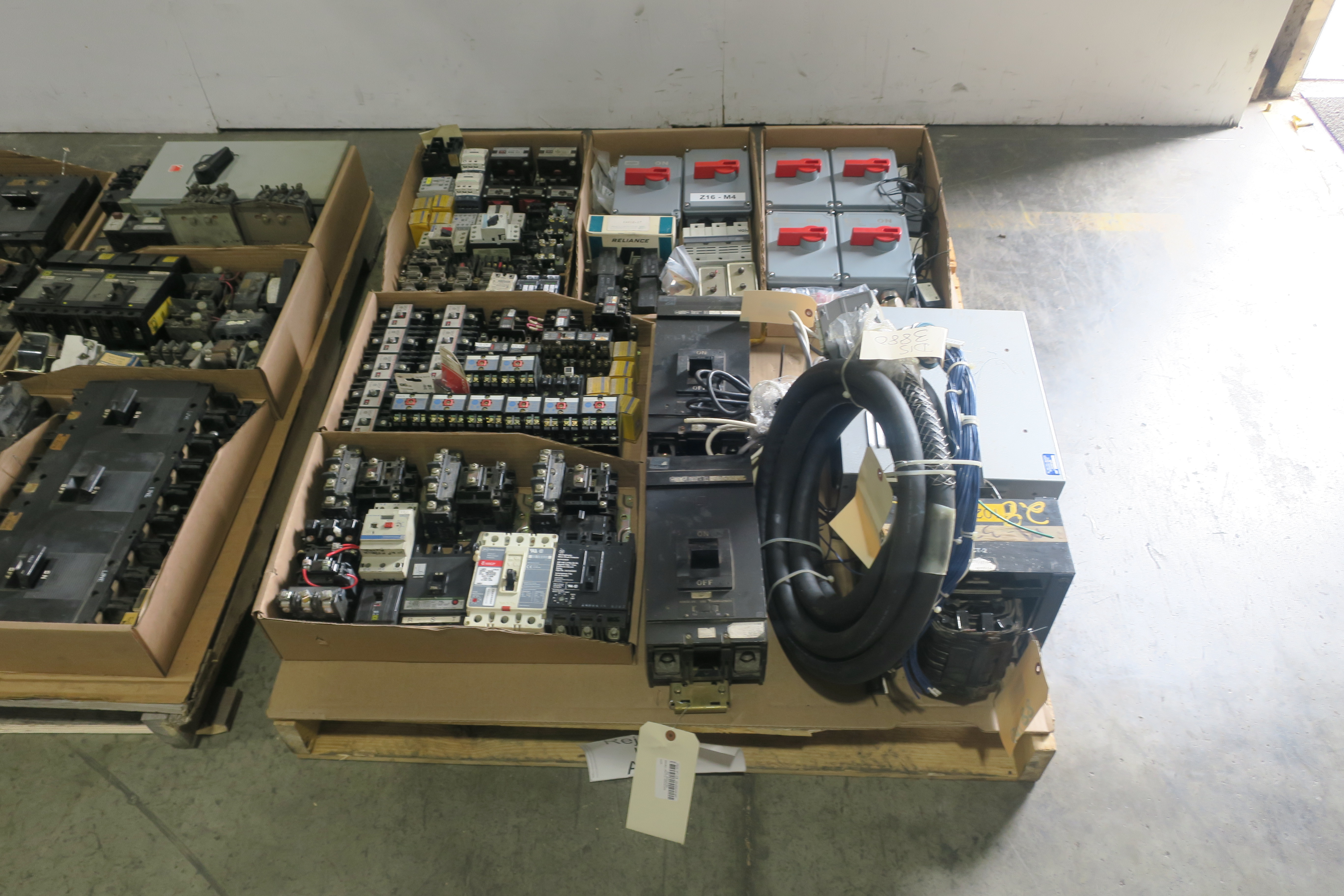 SKU 1786066 - 2 PALLETS OF ASSORTED ELECTRICAL COMPONENTS - ELECTRICAL COMPONENTS