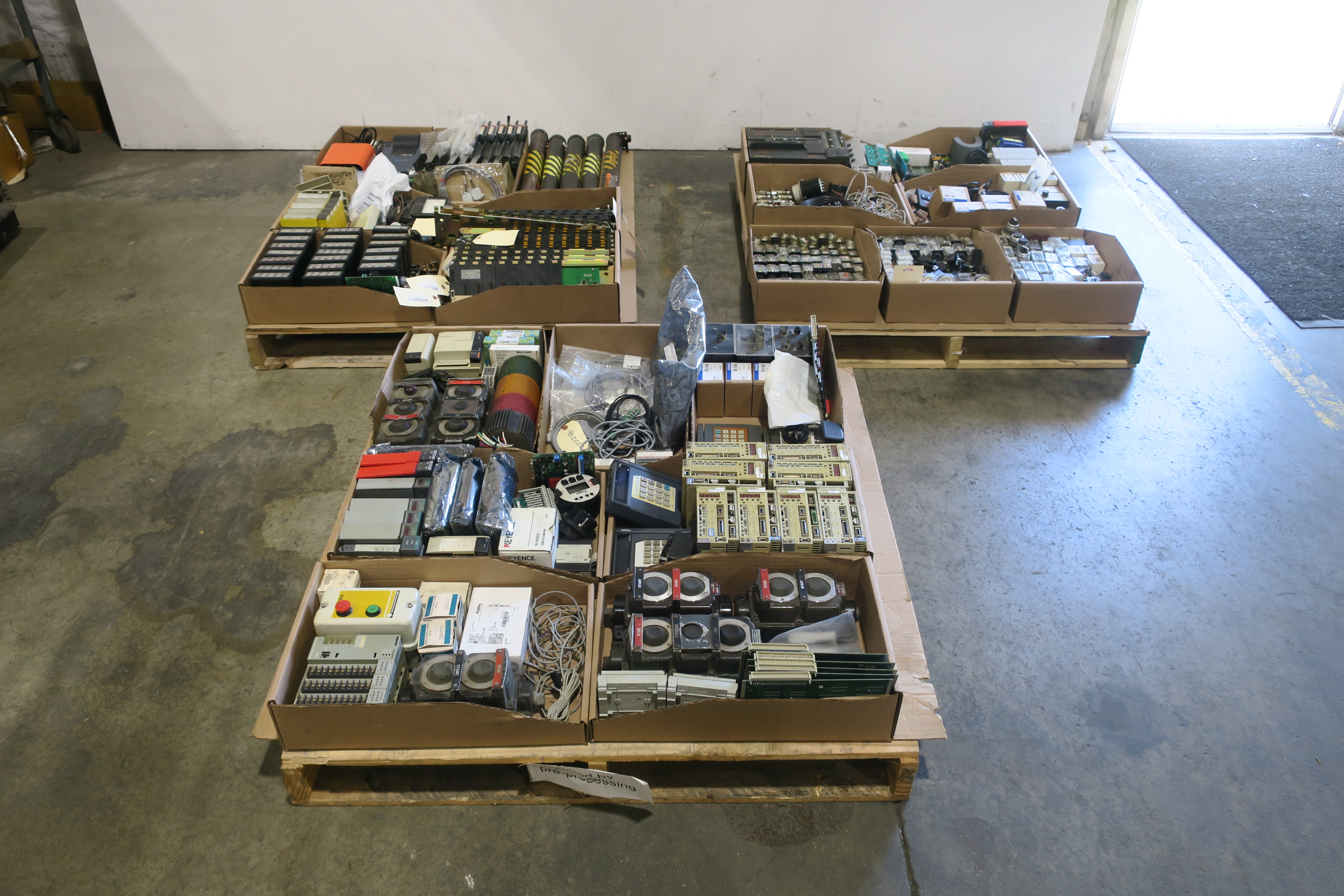 SKU 1786545 - 3 PALLETS OF ASSORTED AUTOMATION - AUTOMATION & CONTROLS