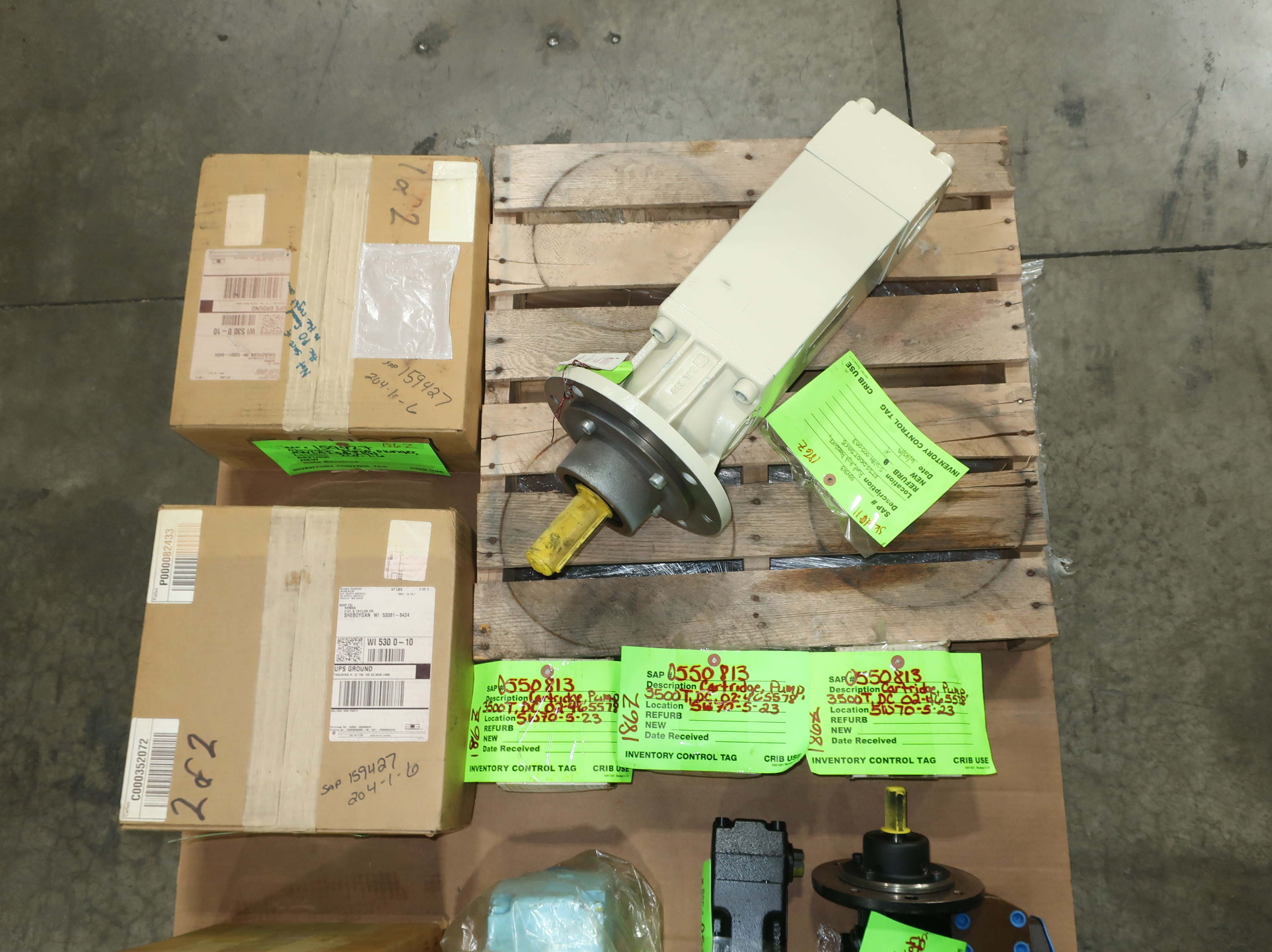 PALLET OF ASSORTED PUMPS AND PUMP REPLACEMENT PARTS - PUMPS