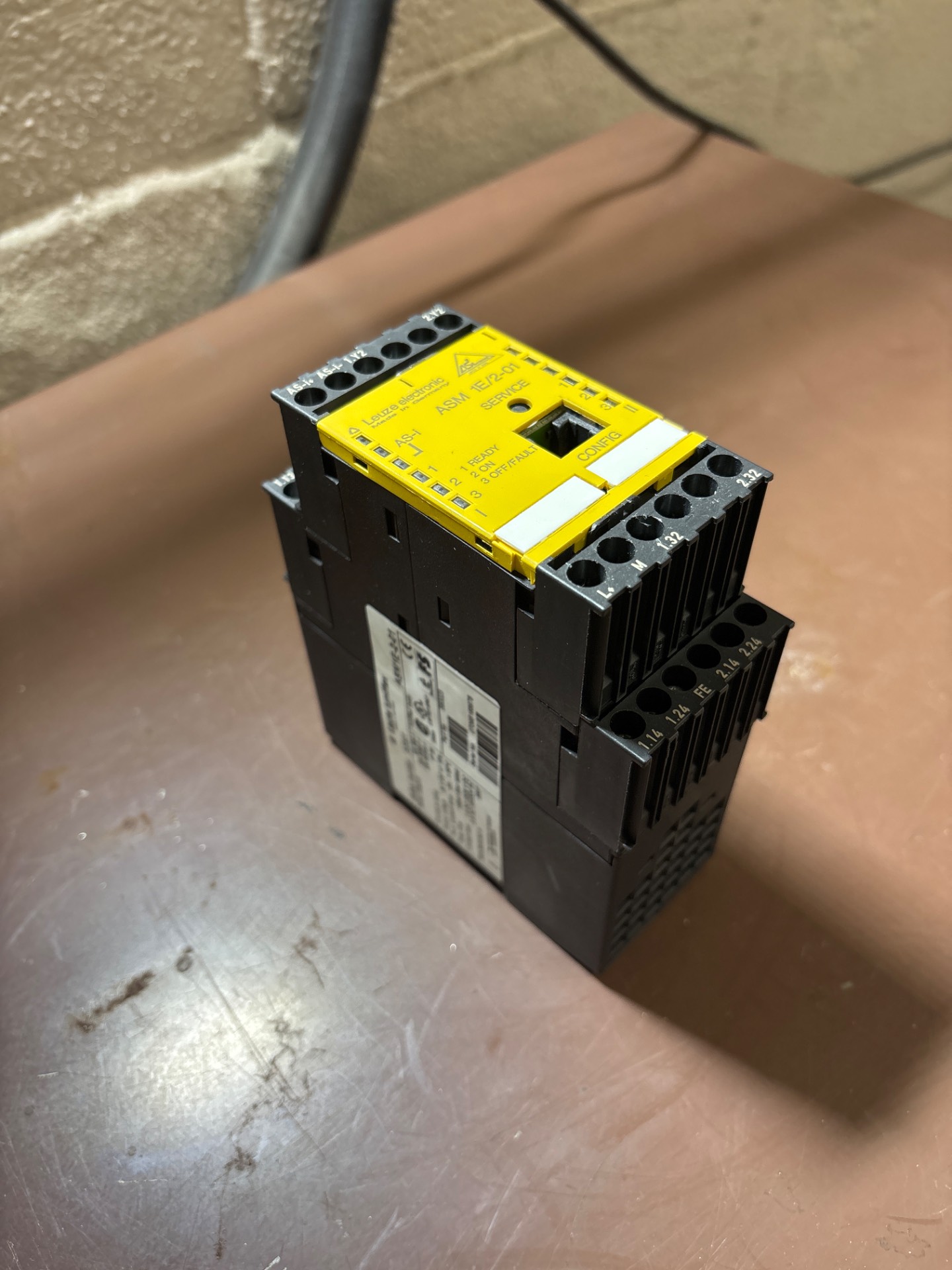 LEUZE ASM1E-2-01 580023 SAFETY MONITOR - PLC MODULES