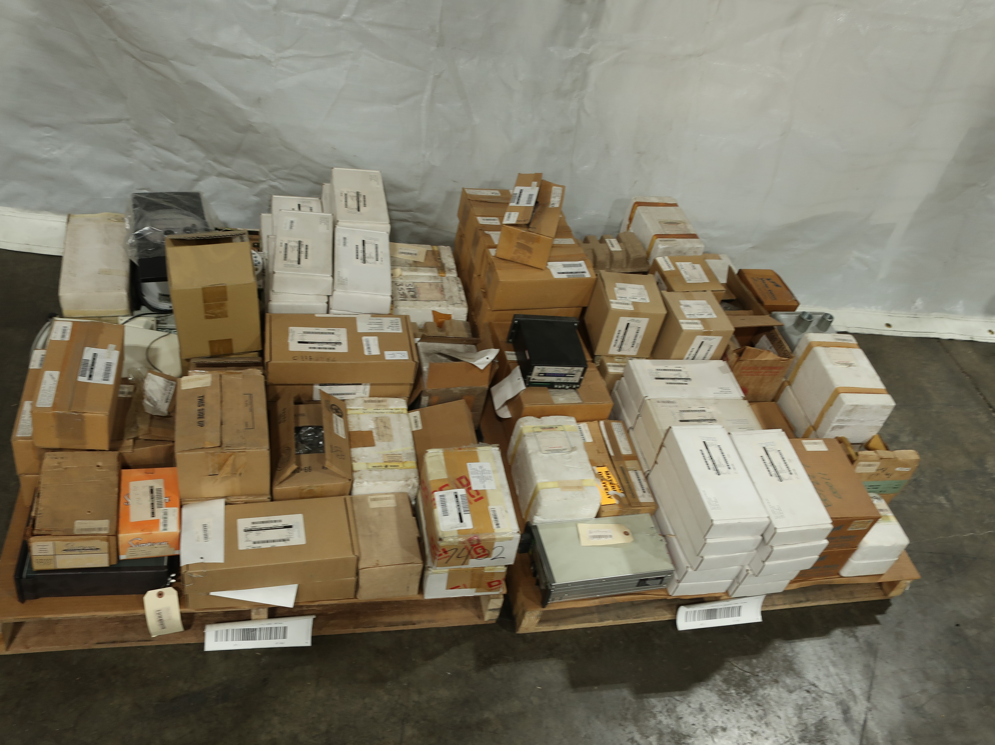 SKU 1775828 - 2 PALLETS OF ASSORTED PANEL METERS - PANEL METERS