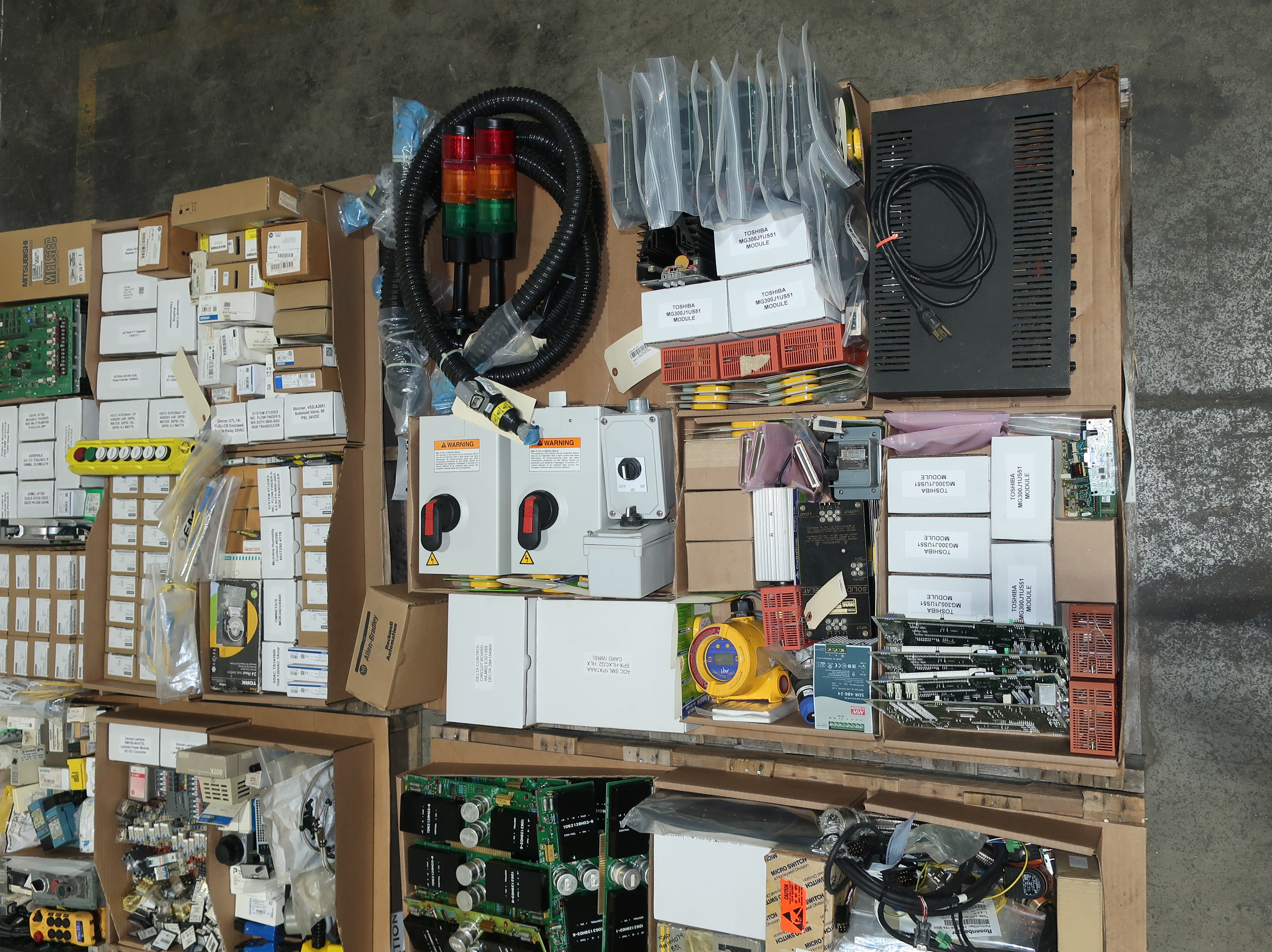 SKU 1780085 - 4 PALLETS OF ASSORTED AUTOMATION - AUTOMATION & CONTROLS