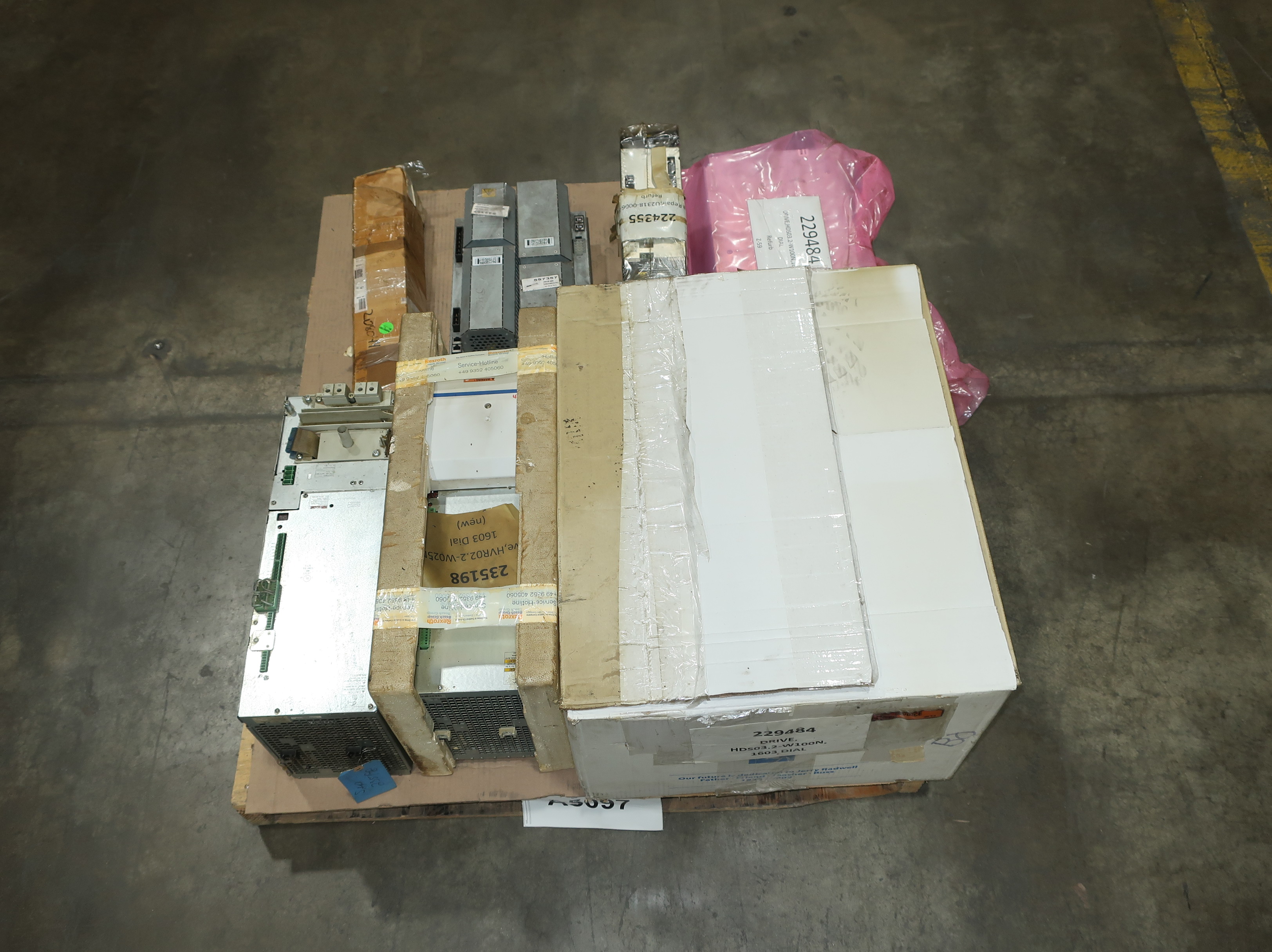 PALLET OF ASSORTED DRIVES - AUTOMATION & CONTROLS
