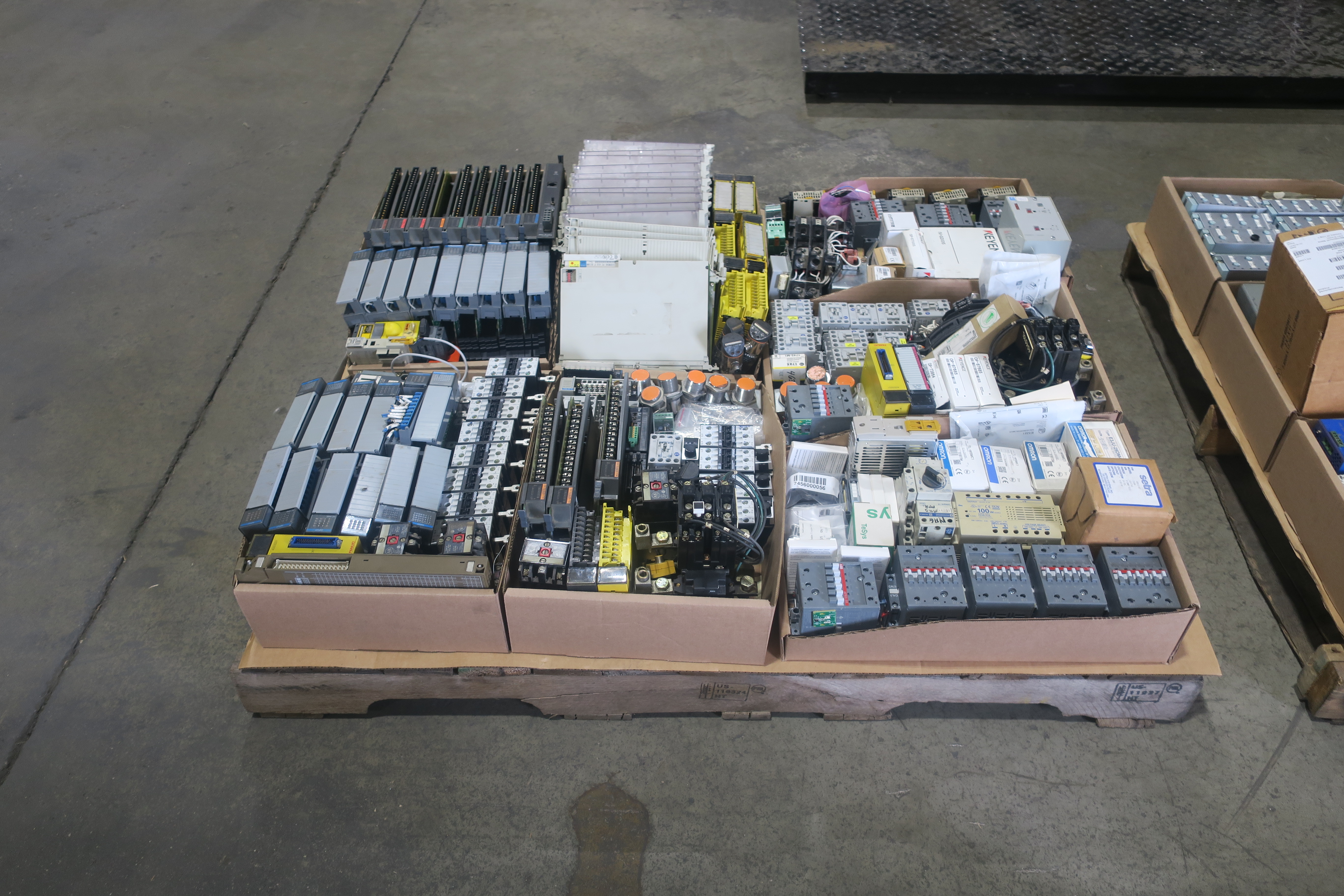 SKU 1785476 - 4 PALLETS OF ASSORTED AUTOMATION - AUTOMATION & CONTROLS