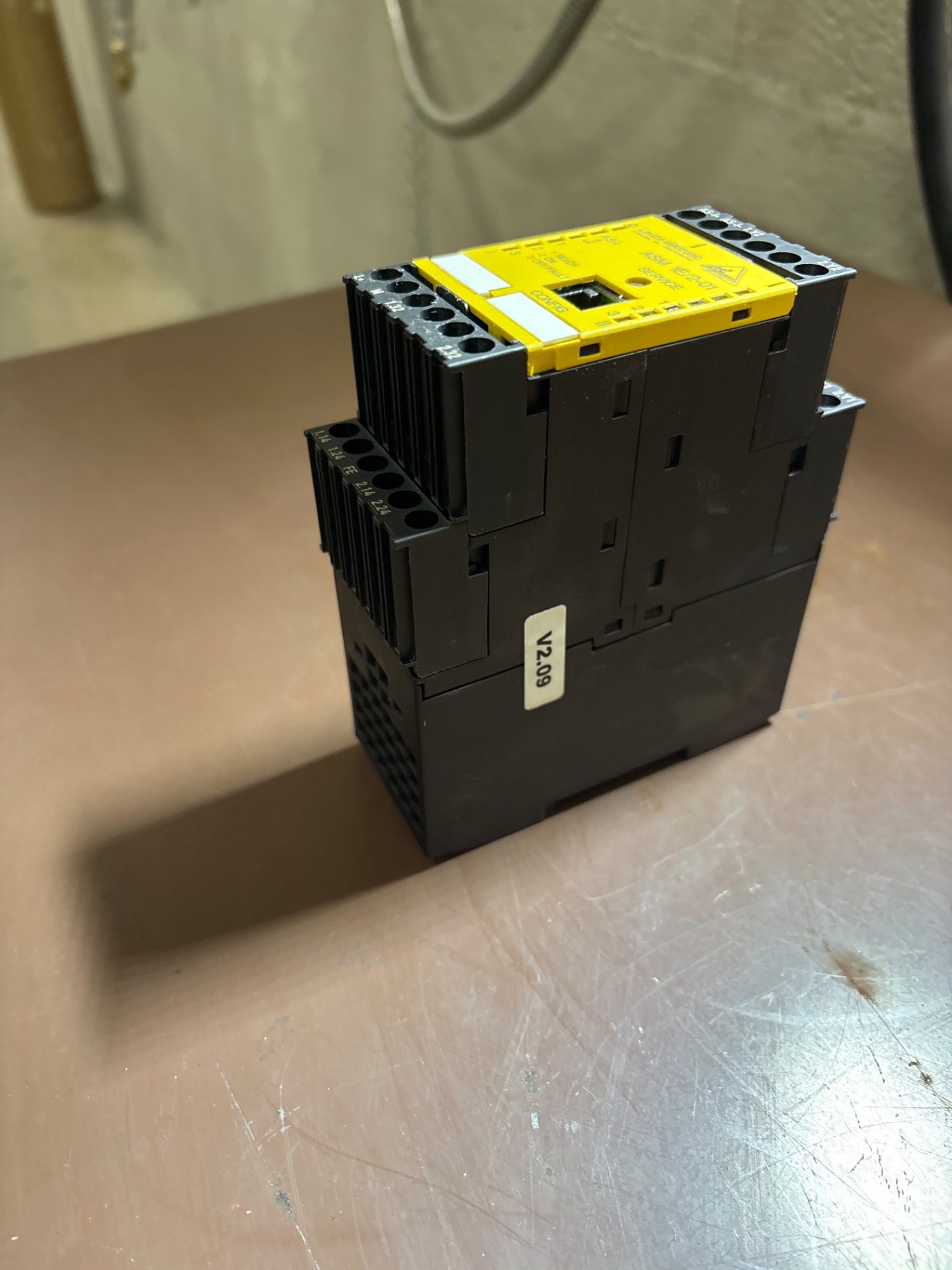 LEUZE ASM1E-2-01 580023 SAFETY MONITOR - PLC MODULES