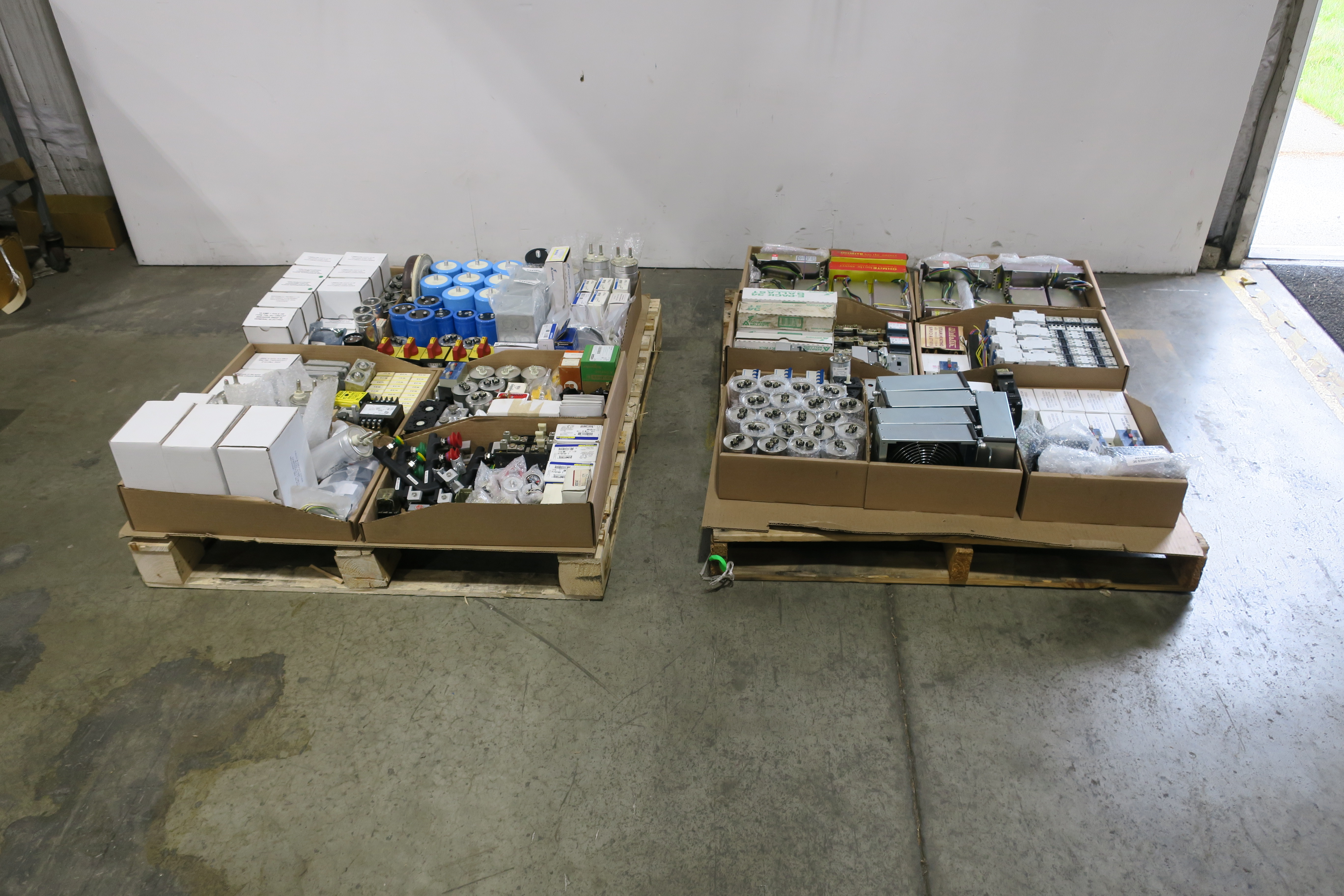 SKU 1784097 - 2 PALLETS OF ASSORTED ELECTRICAL COMPONENTS - ELECTRICAL COMPONENTS